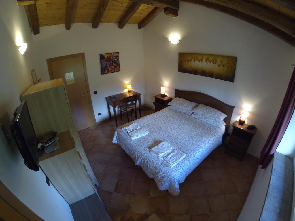 Al Campo Di Sotto Bed & Breakfast Buia Habitación foto