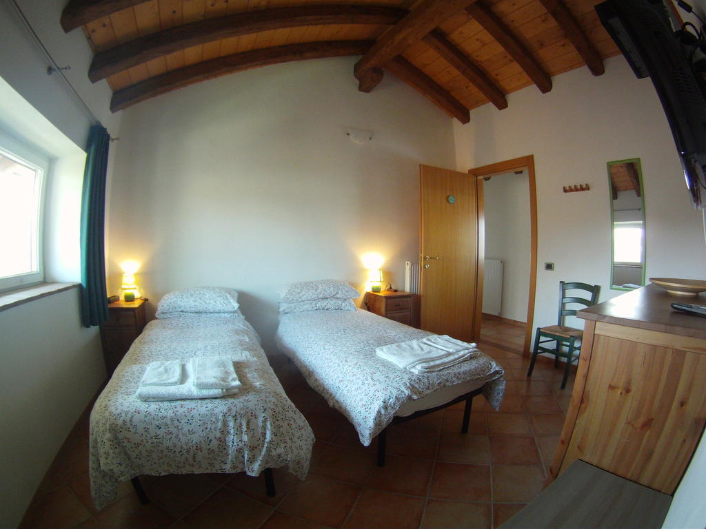 Al Campo Di Sotto Bed & Breakfast Buia Exterior foto